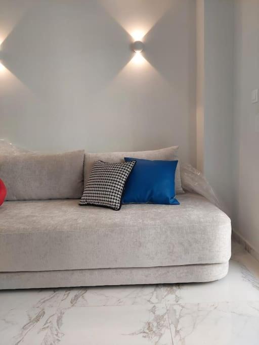 Luxe Boutique With Balcony Daire